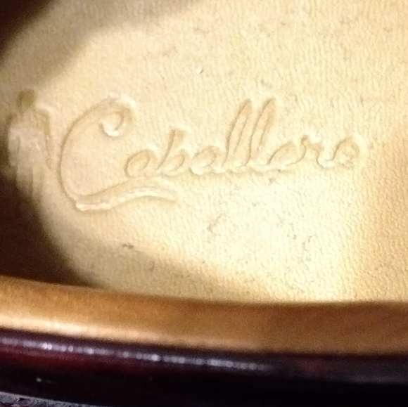 Shoes - Picture 8 of 9